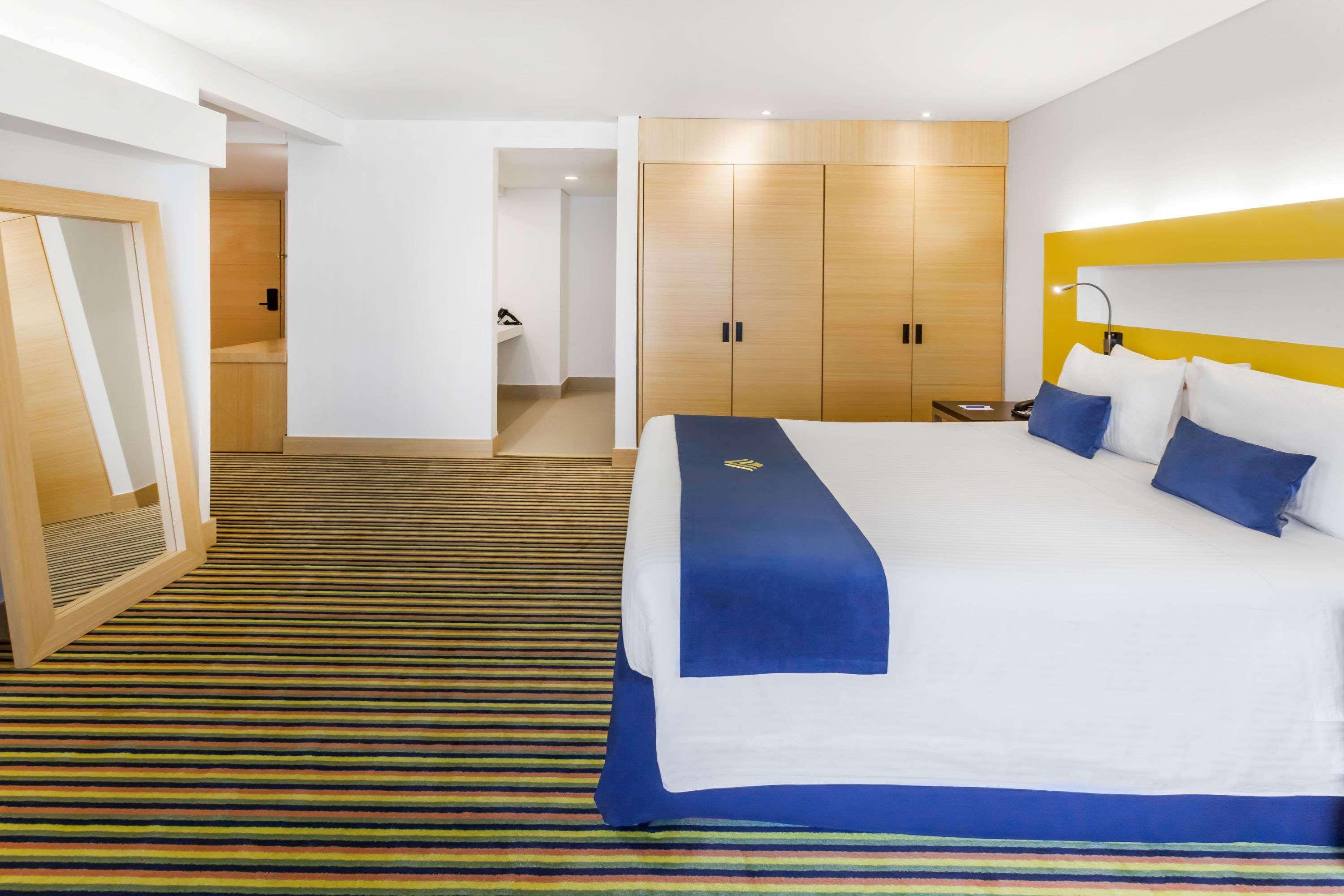Wyndham Bogota Hotell Exteriör bild A room at the hotel