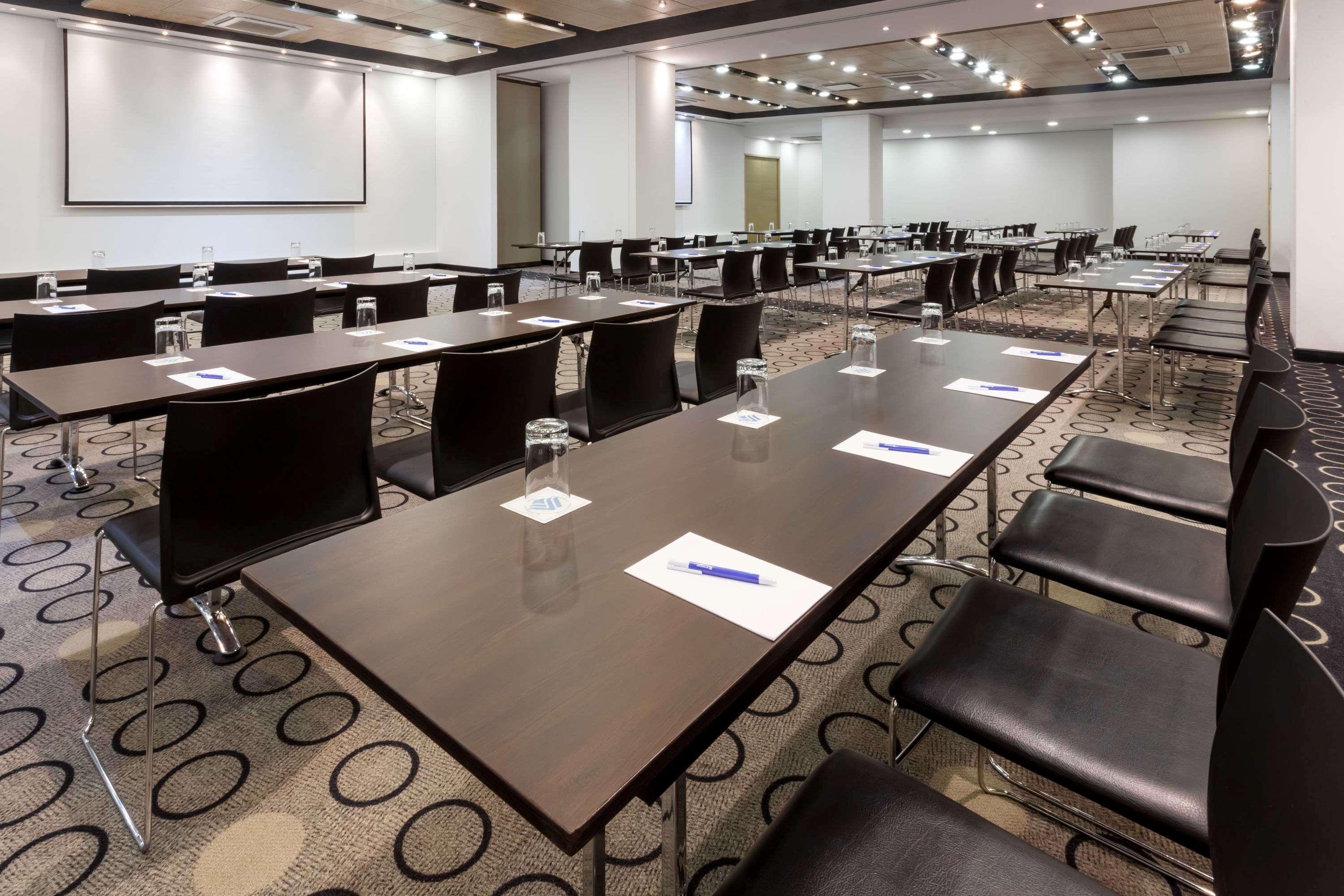 Wyndham Bogota Hotell Exteriör bild Meeting room