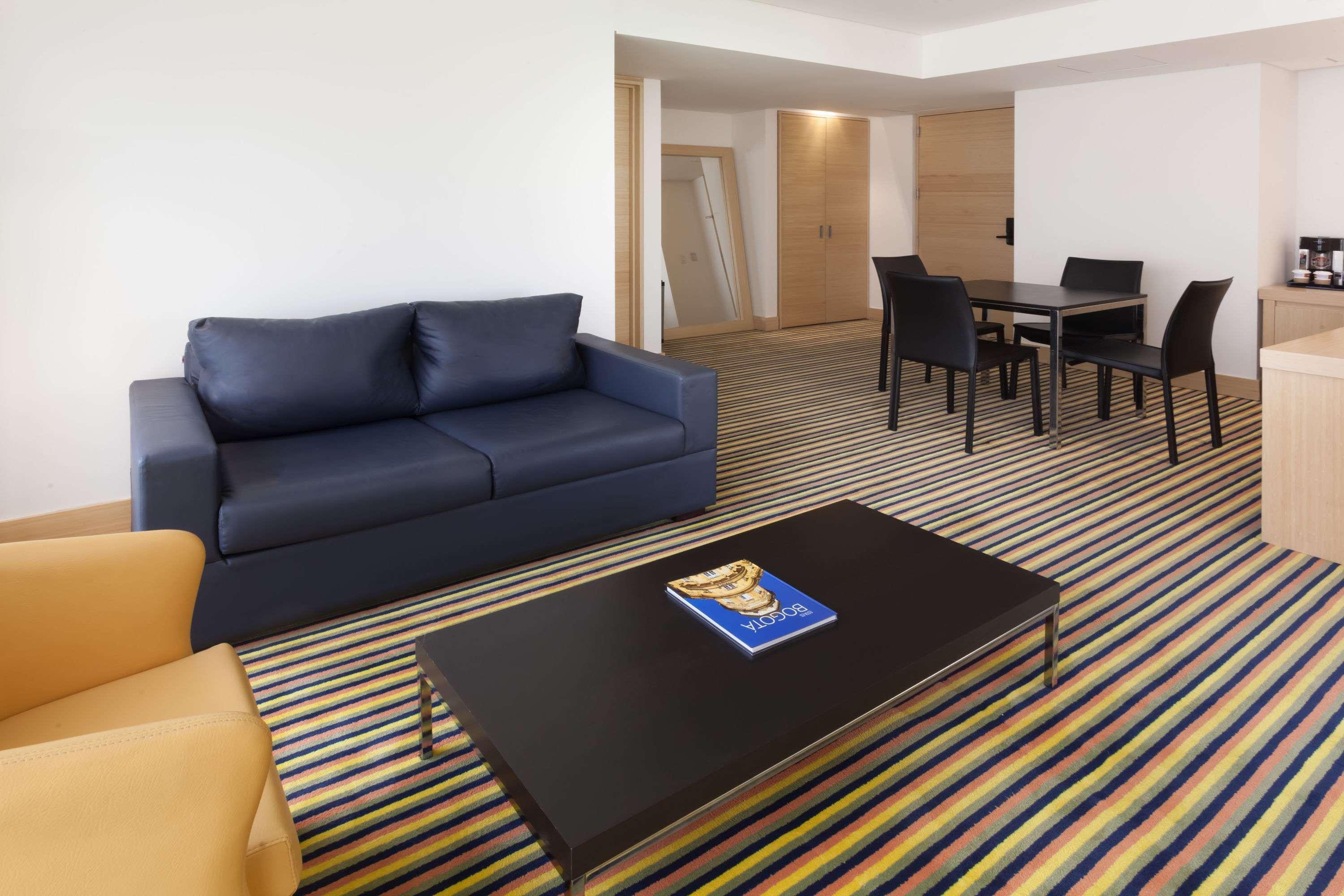 Wyndham Bogota Hotell Exteriör bild A suite at the hotel