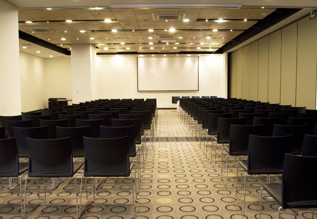 Wyndham Bogota Hotell Exteriör bild A typical conference room