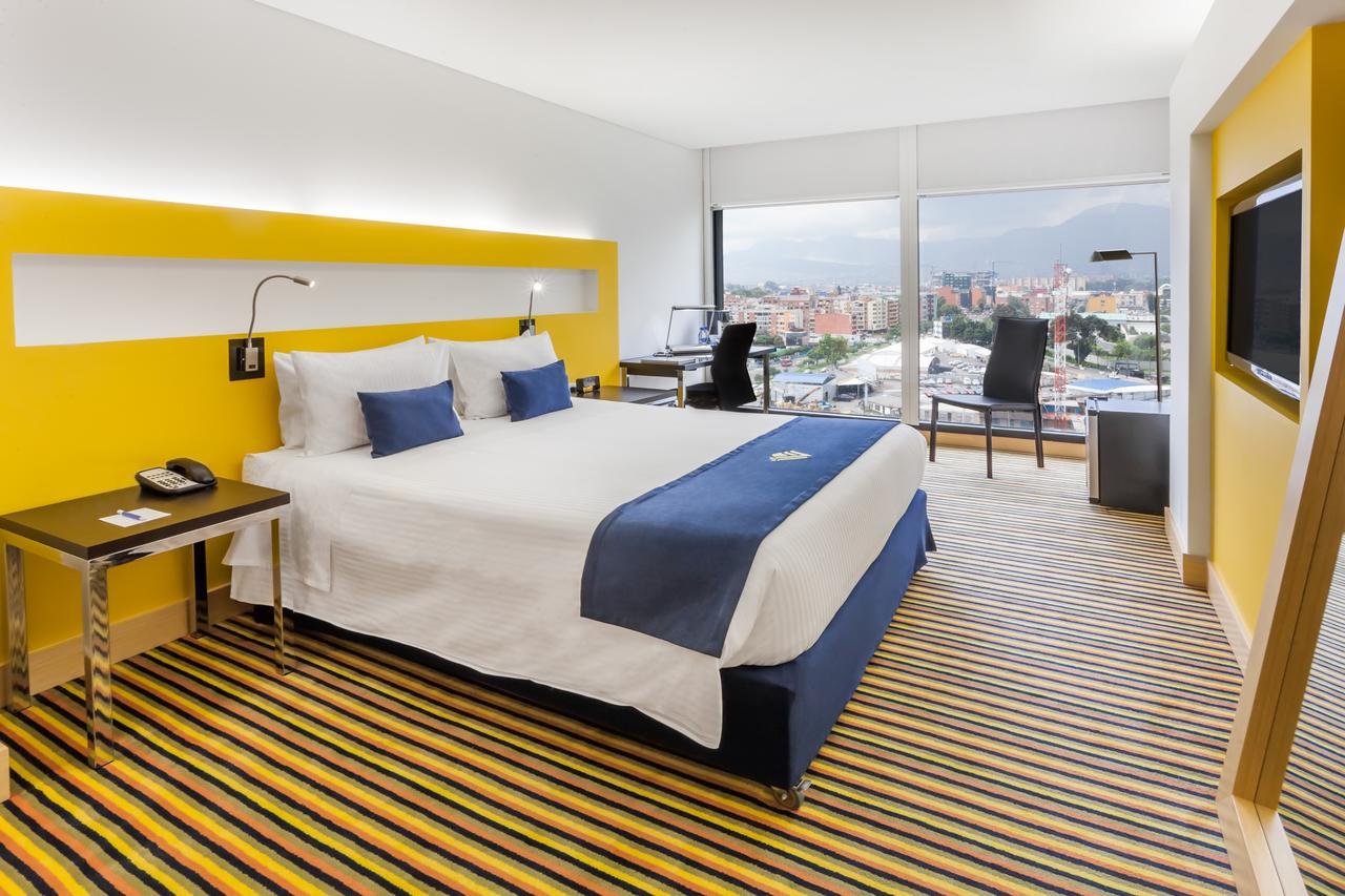 Wyndham Bogota Hotell Exteriör bild A room at the hotel