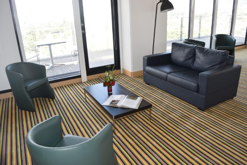 Wyndham Bogota Hotell Exteriör bild A room with carpet